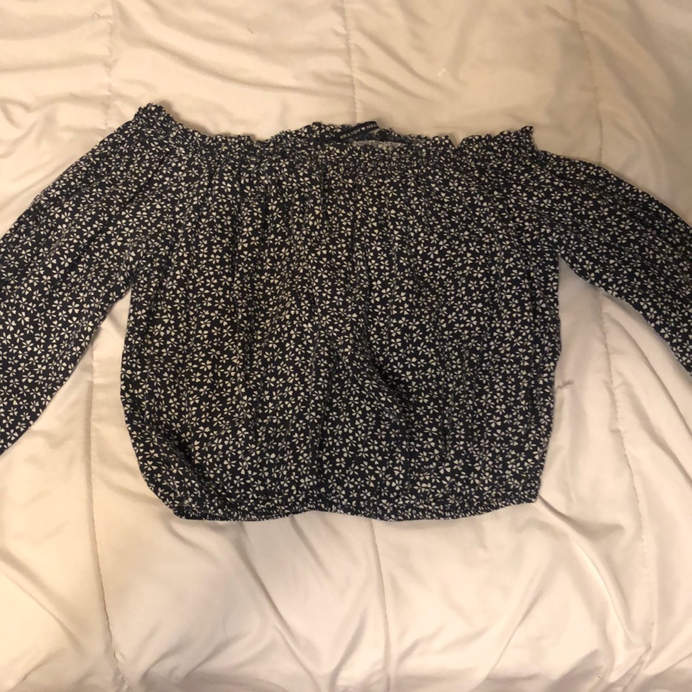 Brandy Melville off the shoulder top